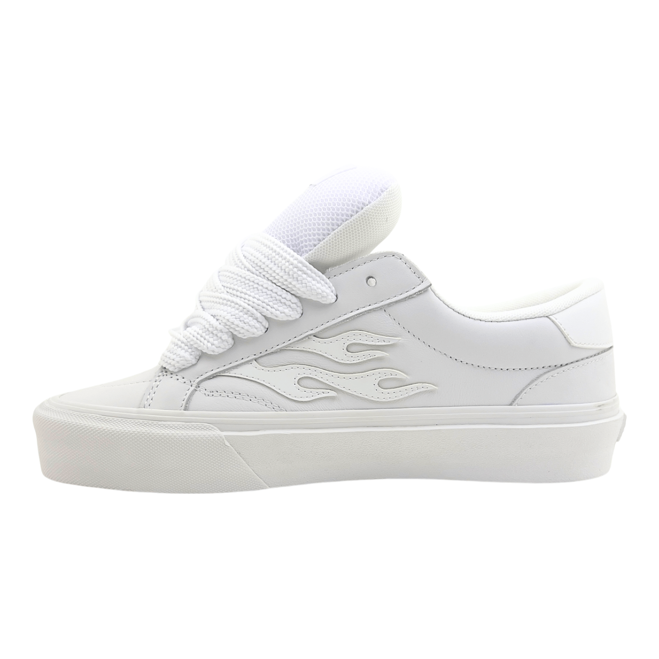 Logan Puff in whiteout - Straye - State Of Flux