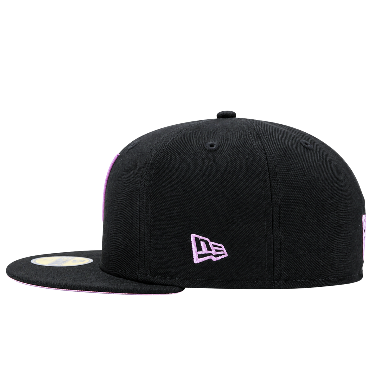 A black and violet Golden State Valkyries 59Fifty V’s Up After Dark Fitted Hat with a purple embroidered logo on the side and purple trim on the brim.