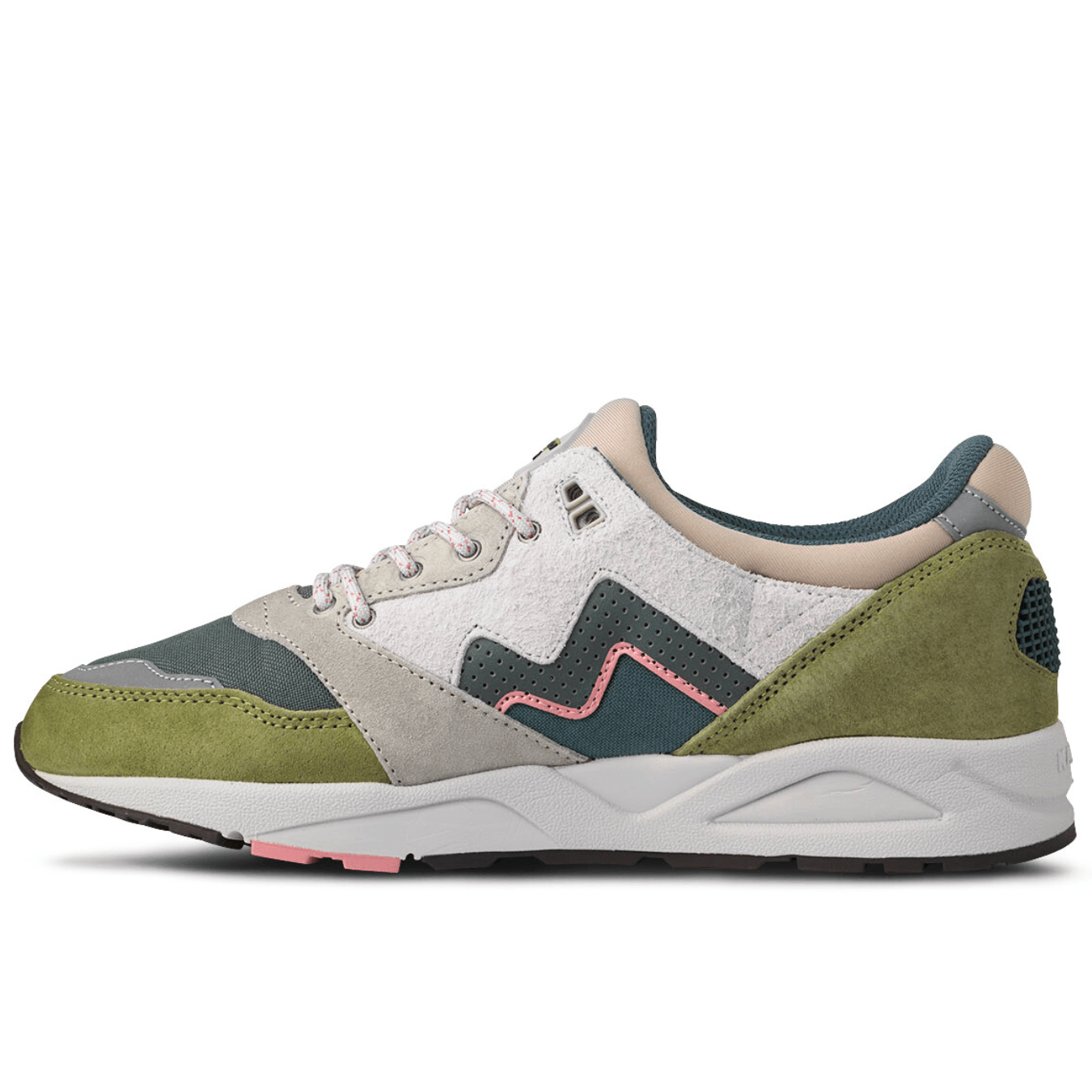 Aria 95 in sphagnum and dark forest - Karhu - State Of Flux