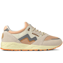 Aria 95 in whitecap grey and silver grey - Karhu - State Of Flux