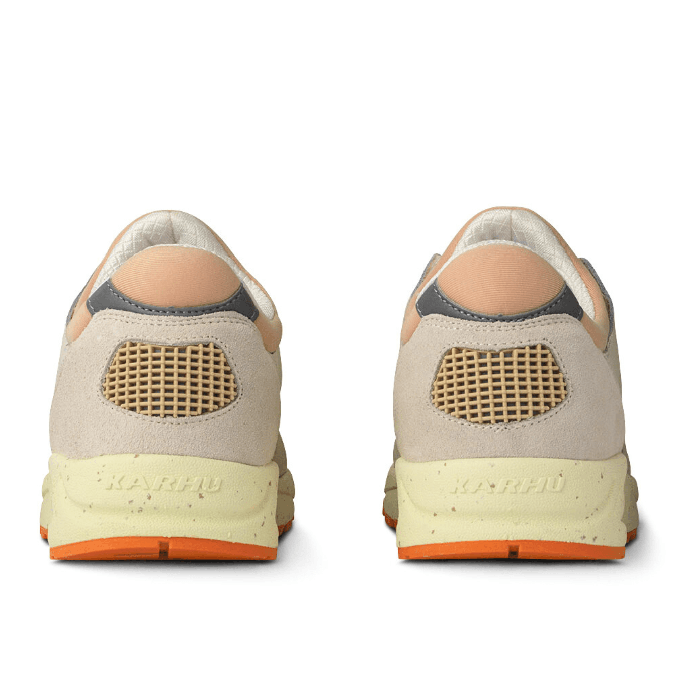 Aria 95 in whitecap grey and silver grey - Karhu - State Of Flux