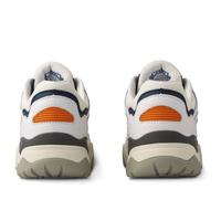 Fusion XT in cloud dancer and agate grey - Karhu - State Of Flux