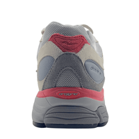Progrid Omni 9 in ivory and grey - Saucony - State Of Flux